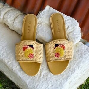 New TALBOTS Natural Pineapple Keri Mai Straw Sandals Women's Flats Mules Shoes
